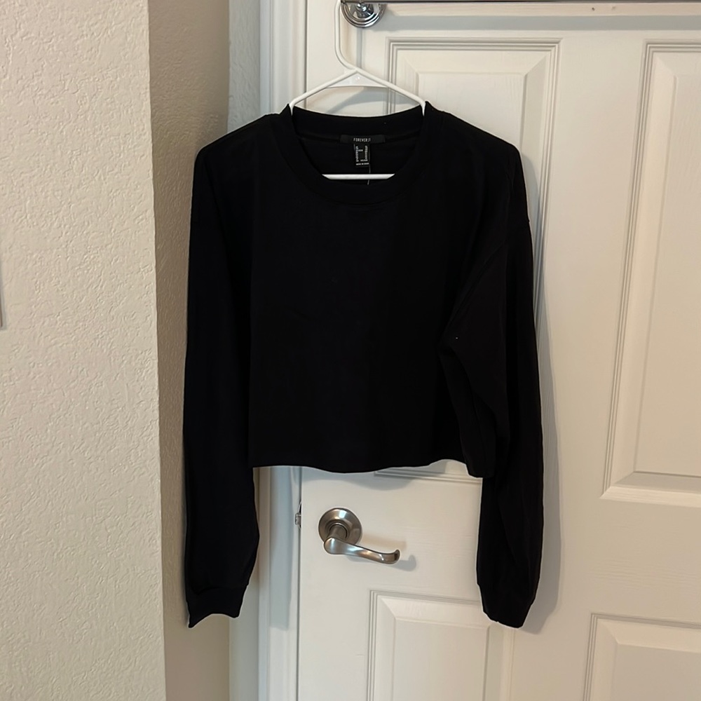 Forever 21 black cropped long sleeve